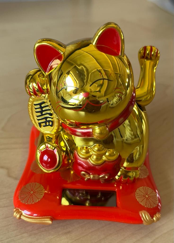 Gold Chinese Lucky Cat (Solar) 8cm