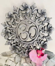 Load image into Gallery viewer, Door Hanging aum 30cm flower