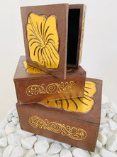 Load image into Gallery viewer, HANDMADE SET OF 3 BOXES- GOLD FLOWER 3 SIZES
